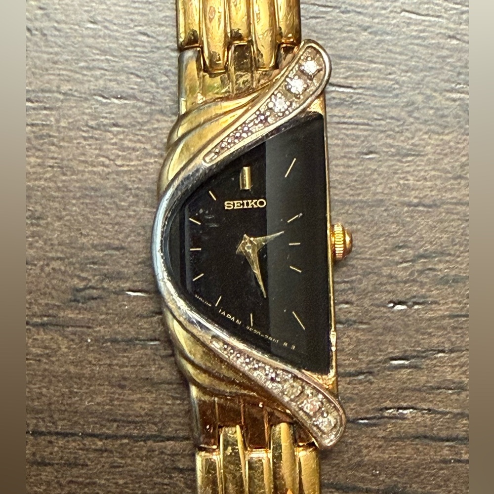 Vintage Seiko "Half Moon" or "Rivoli" Ladies Watch - Picture 4 of 11
